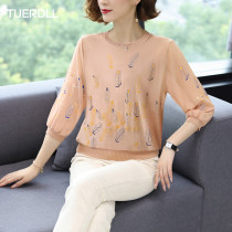 Middle-aged moms in spring clothing 2022 new blouses in spring and autumn T-shirts for older womens thin snow spinning Mothers Day beat the undershirt