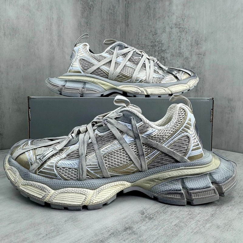 2026 New Paris 3XL Dad Shoes for Women, European Style Thick-Soled Height-Increasing Trendy Spider-Man Vintage Sneakers for Men