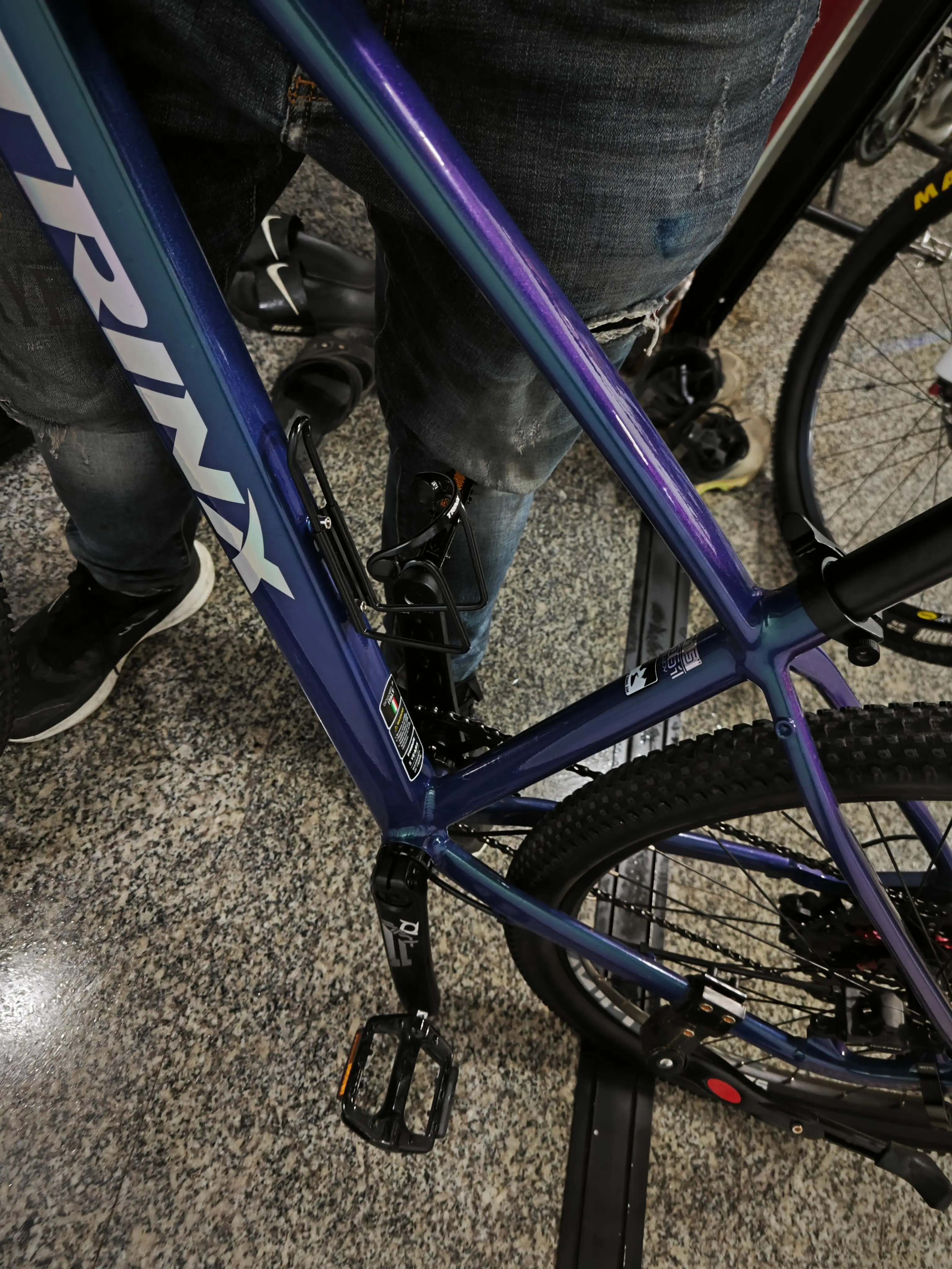 Б/у велосипед Qianlida X9 Mountain Bike Elite 99 новый рама 15 без вмятин