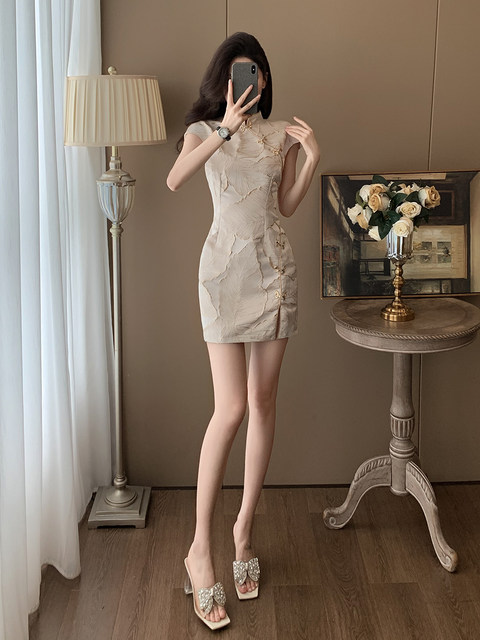 Summer Elegant Improved Cheongsam Dress for Women, Niche Design, Petite Waist-Cinching, New Chinese Style National Dress with a High-End Feel