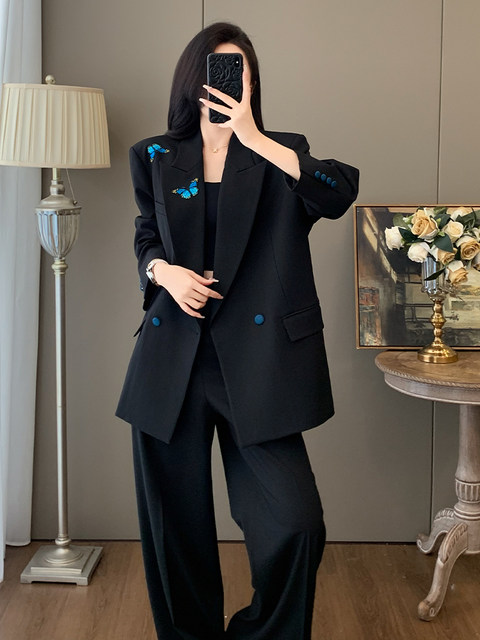French-Style Long-Sleeved Fashionable Loose Casual Professional Blazer for Women with Butterfly Embroidery, Versatile and Stylish Small Suit