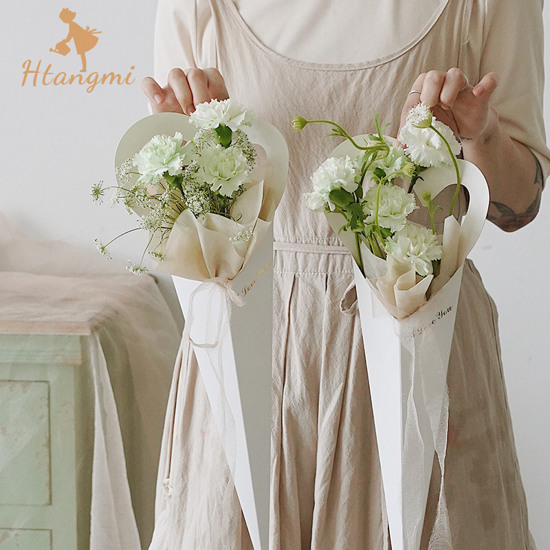 Valentine's Day pvc single flower box Triangle box Love flower arrangement Handbox Single branch flower bouquet carnation floral box