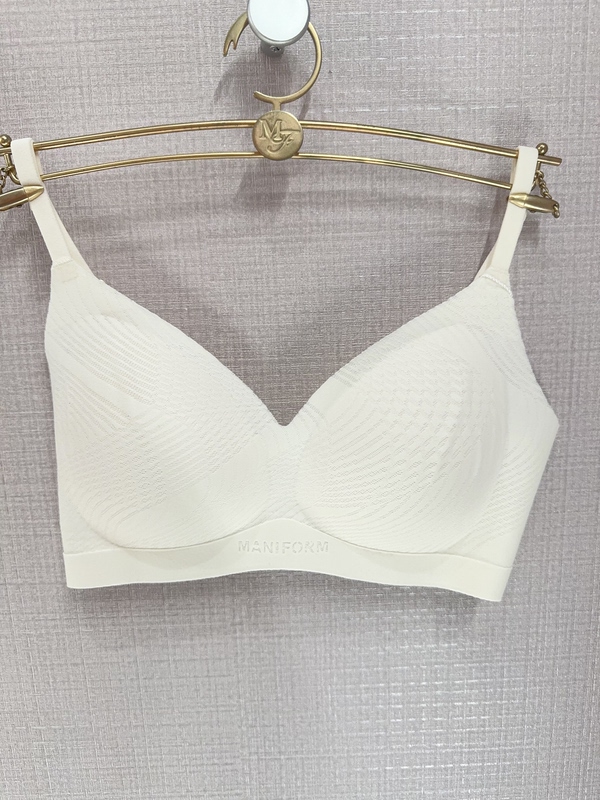 Maniform 26 Spring/Summer Women's Thin Strap Wireless Mango Cup Short Three-Stage Vest Bra 20400599