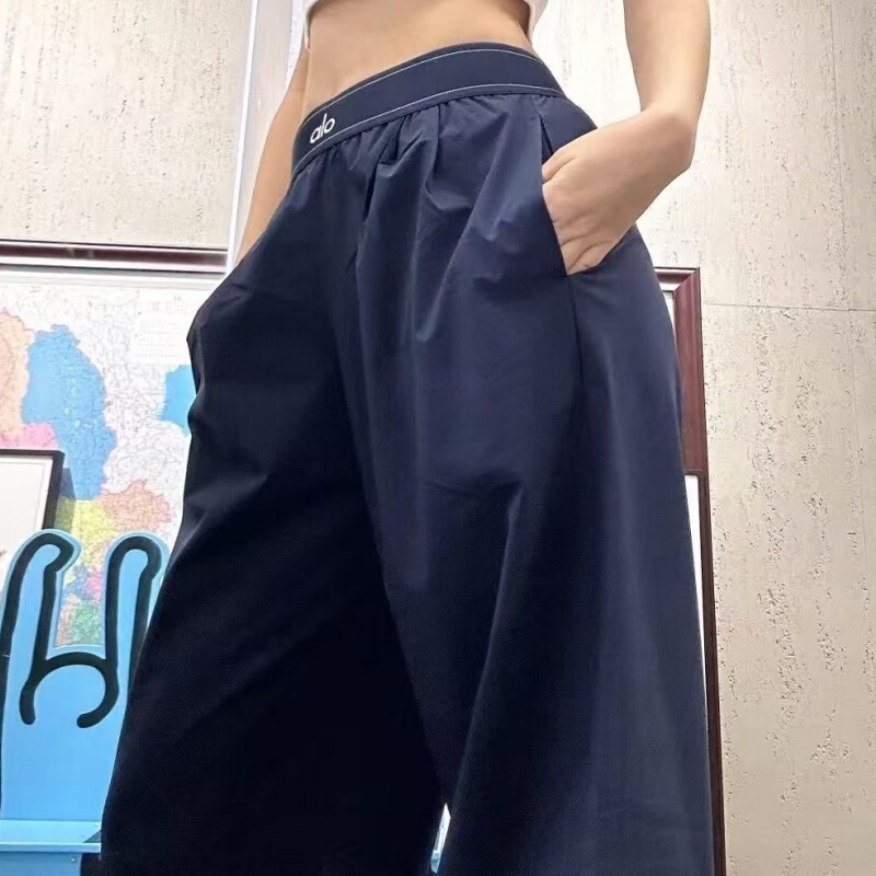 Authentic Alo New Style Straight-Leg Pants with Reflective Leg Logo, Versatile Casual Tape High-Waisted Ice Silk Drapey Light Sports Pants Authentic Alo New Style Straight-Leg Pants with Reflective Leg Logo, Versatile Casual Tape High-Waisted Ice Silk Drapey Light Sports Pants