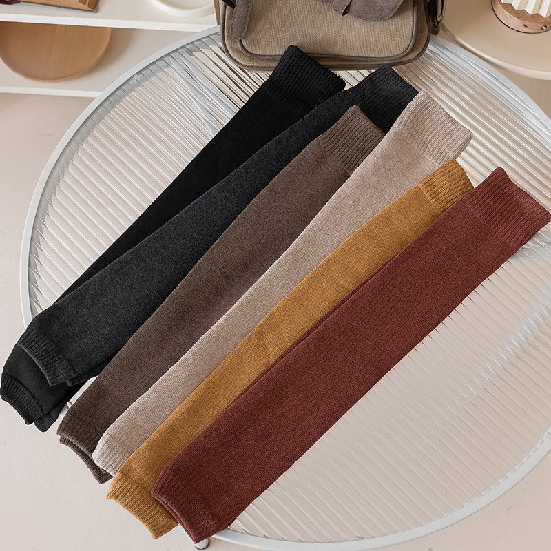 Long Knee-High Socks for Autumn and Winter, Thickened and Fleece-Lined, Suitable for Men and Women, Over-The-Knee Warm Leg Protectors for Cold Legs