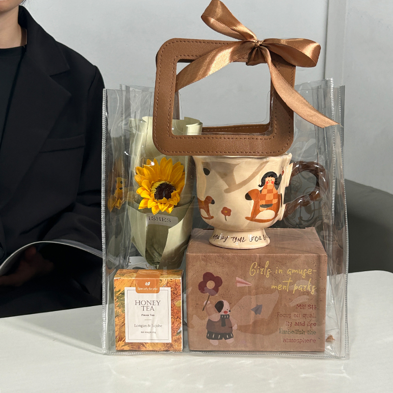 Practical Teacher's Day Gifts for Teachers 2026 New Creative Souvenirs Ceramic Mugs Practical Gift Bags