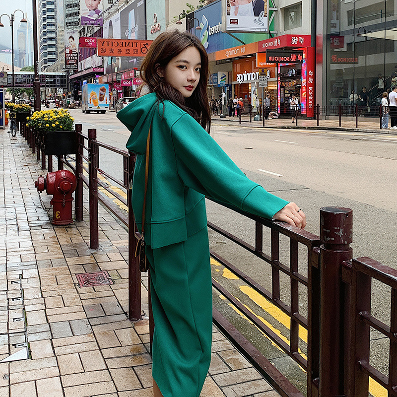 European station 2022 autumn new thick cotton T set female loose skirt Korean student hooded pullover two-piece set