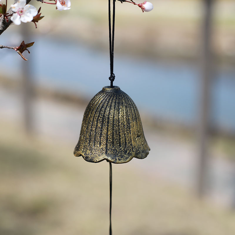 Chinese cast iron windbell metal bell Japan ancient scenic area balcony outdoor courtyard prayer bell