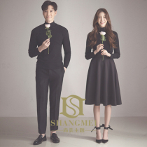 Photo studio new Korean version of Korean couple theme clothing black simple interior portrait photo couple photo clothing