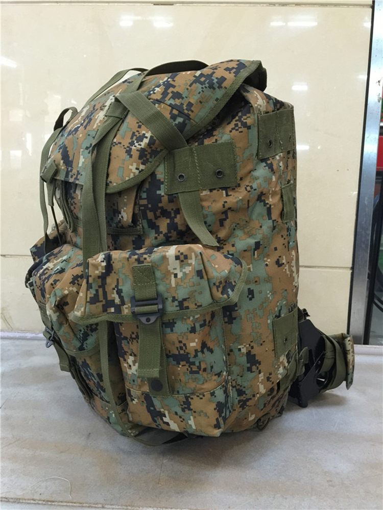 超大迷彩潮流包：男女通用多功能包款