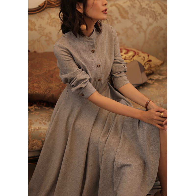 2026 Spring and Autumn New Slim-Fit Long Gray Dress with Flared Hem, French Retro Style, Elegant and Slimming, Ankle-Length Dress