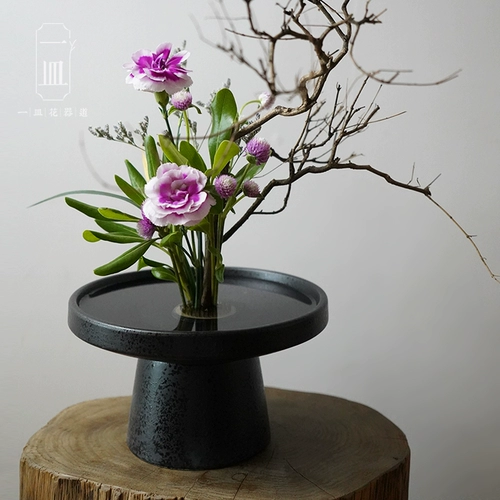 Японская стиль цветочная дорога Керамическая черная цветочная посуда Меч Горная посуда Диаметр с высокой грузоподъемностью