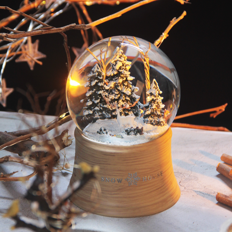 Glowing crystal ball Snow music box snow scene music box retro children Boys Girls birthday gifts