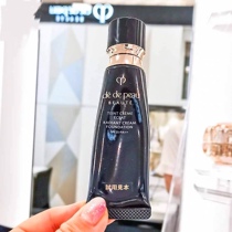 Spot Japans native CPB skin key new version of the diamond light powder cream light satin foundation lasting brightening concealer 25g