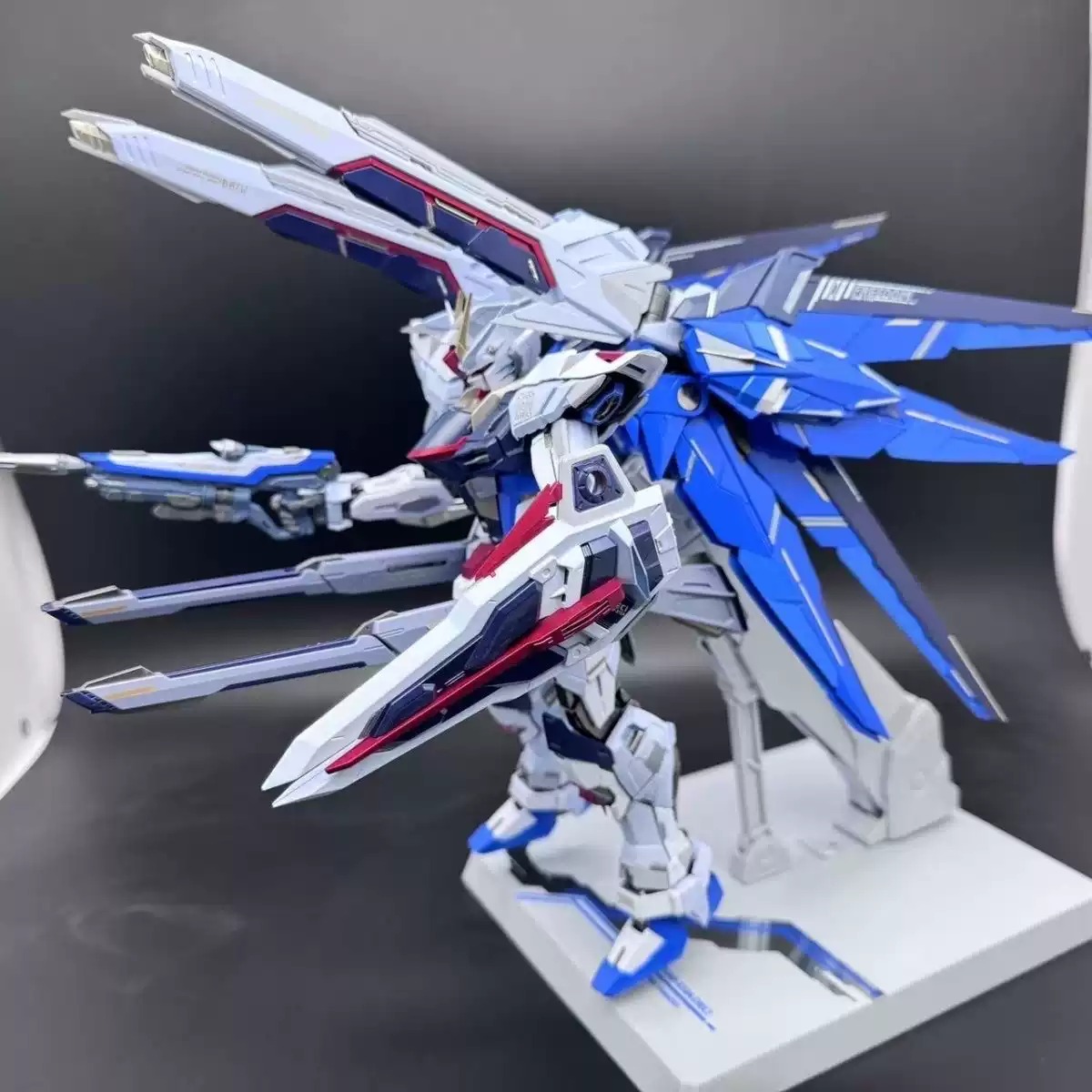 沃爾夫科技1/100 狼王巴巴託斯合金骨架拼裝模型