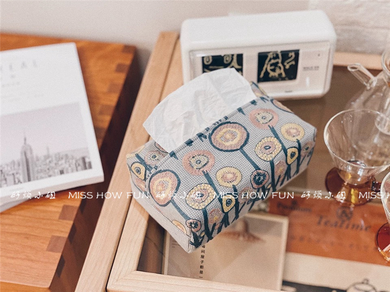 INS Nordic Japanese-style simple fabric non-Jaichuan Minghua Cong trail embroidery tissue bag set car storage retractable toilet paper bag