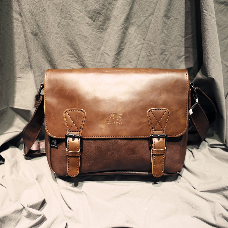 New Hong Kong style men's and women's messenger bag tide brand Japanese casual shoulder bag ins wind retro shoulder bag tide bag business bag