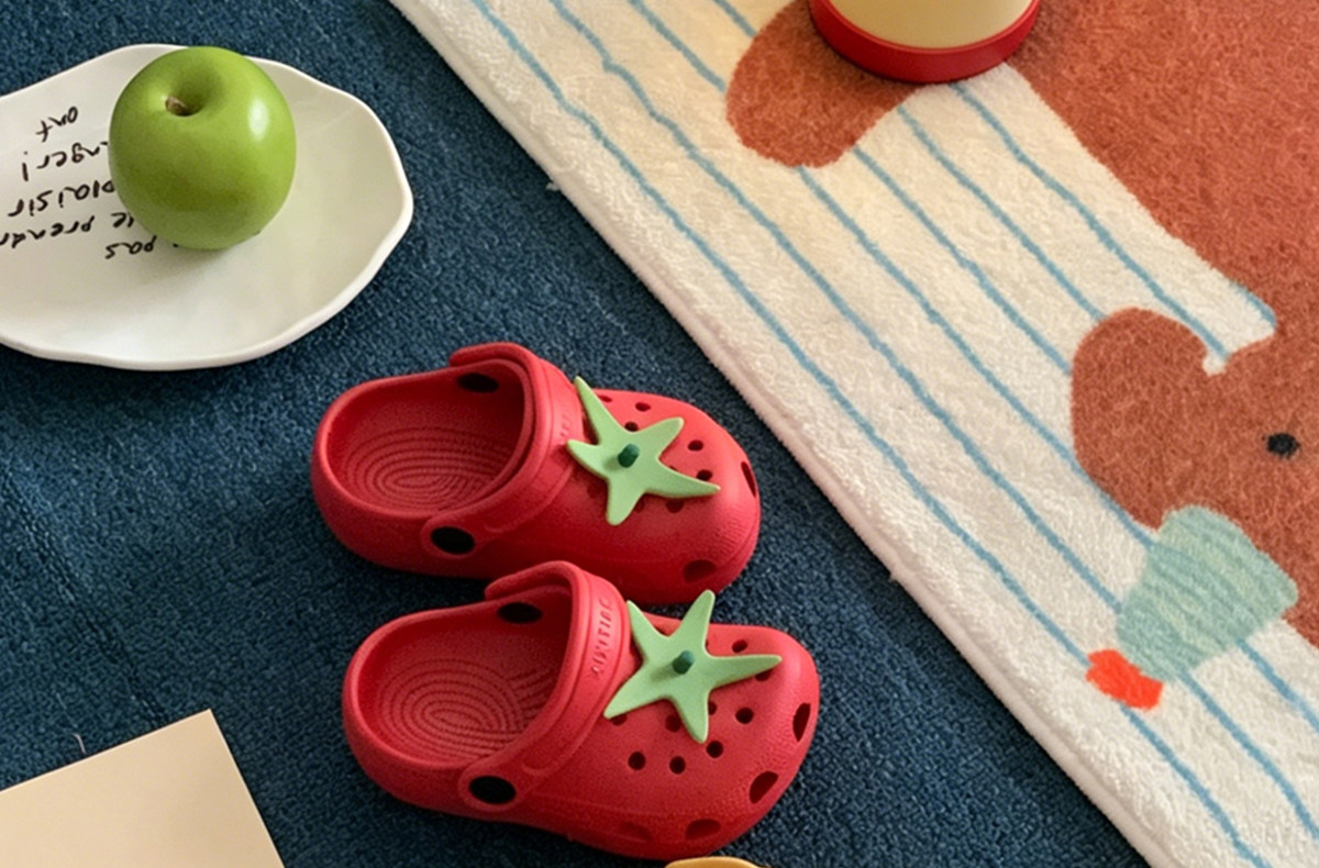 Cute Tomato-Shaped Children's Sandals for Boys and Girls, Summer Outdoor Arch Support Non-Slip Parent-Child Clogs — 18