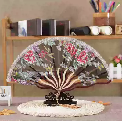 Ladies fan folding fan Chinese style classical fan Lace summer folding portable fan Craft ancient style small folding fan