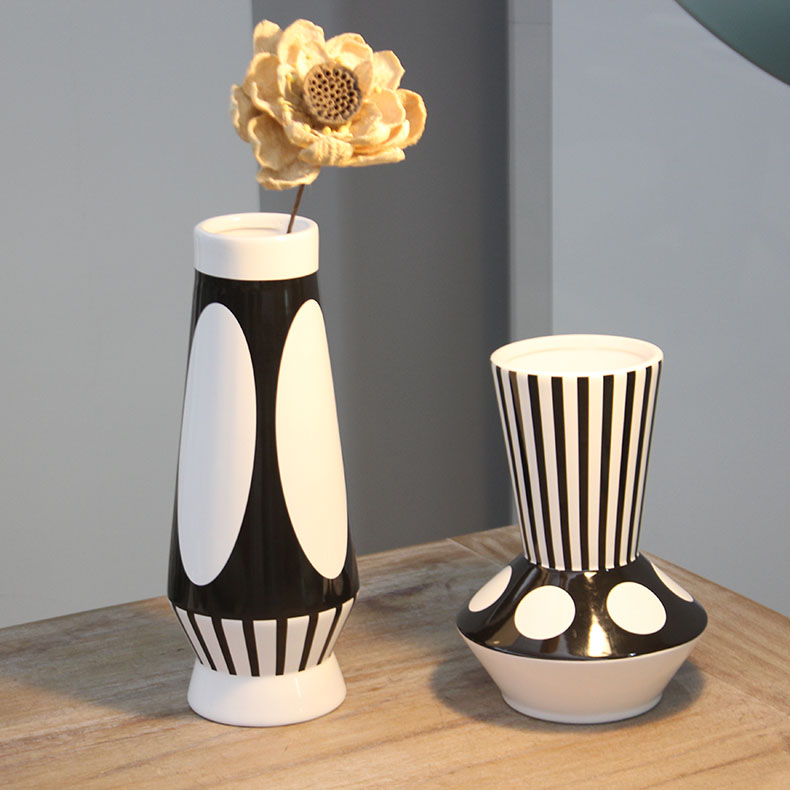 Nordic ceramic vase mesa place dry flower arranging flowers sitting room decoration in hotel American I and contracted creative, black and white