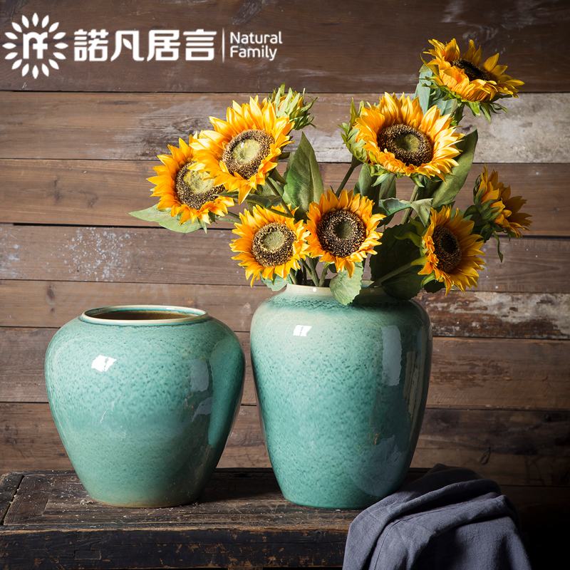 Jingdezhen Ceramic Vase Table Face Living Room Hotel Villa Dry Flower Flower Arrangement Pendulum with a minimalist fashion emerald green