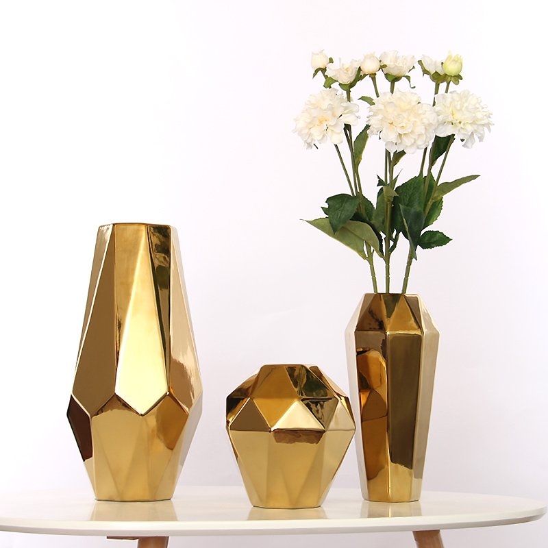 Modern ceramic arts and crafts beautiful European creative living room decoration to the hotel villa furnishing articles TV ark, golden geometry