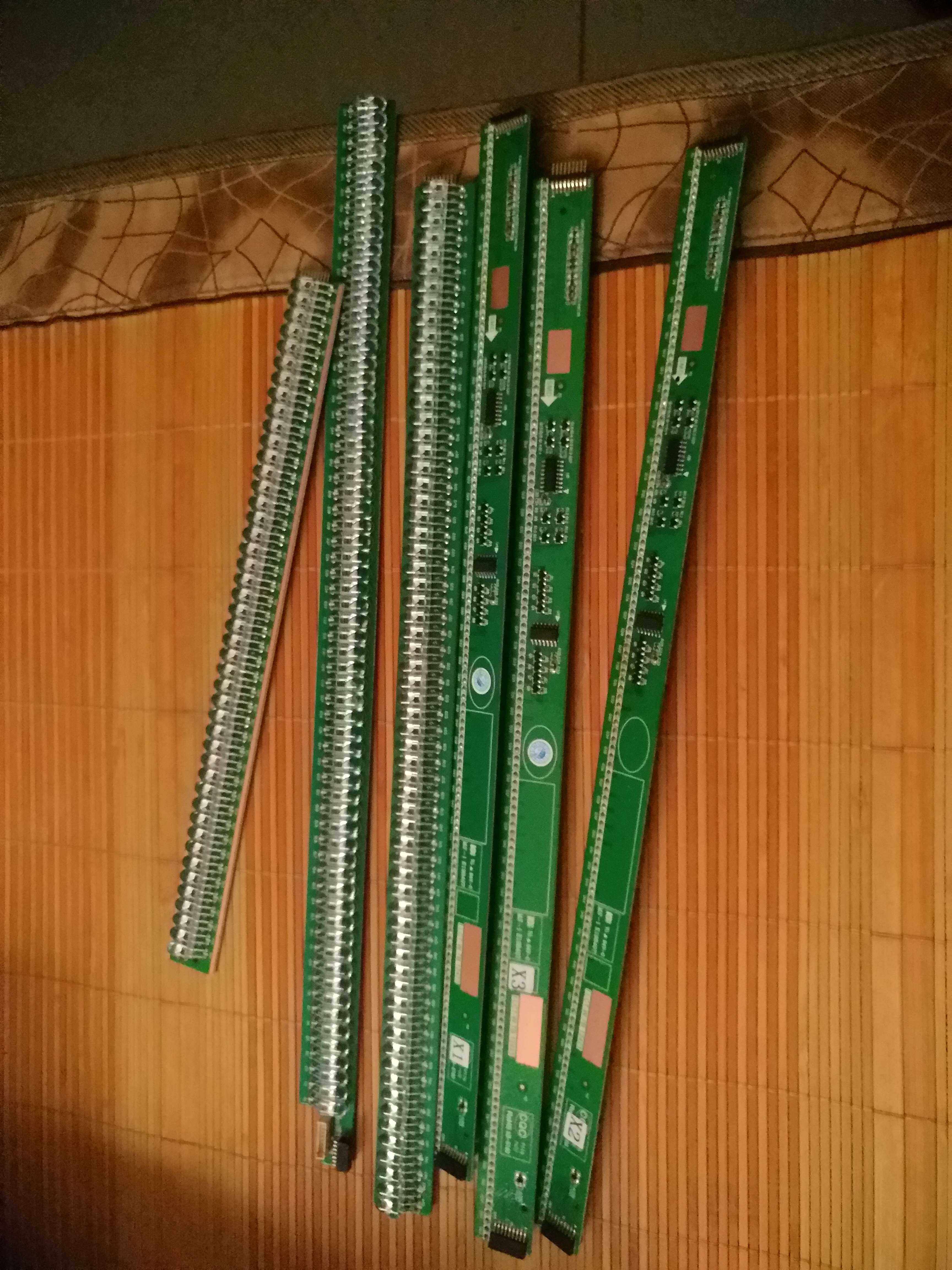 Hung Hop Touch Border