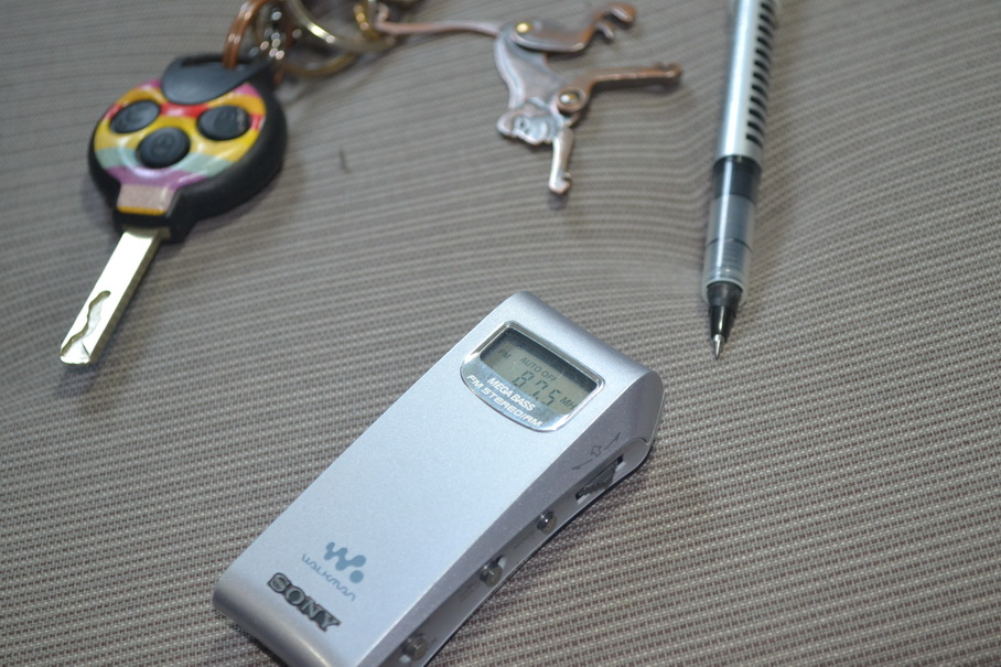 Sony Sony radio srf-m95 Sony sony Small radio m95 Sony sony little radio m95