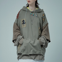 A SQUARE ROOT male and female hip-hop tidal card splicing fake two retro patch busts damaging the woolen weavewear hooded sweatshirt