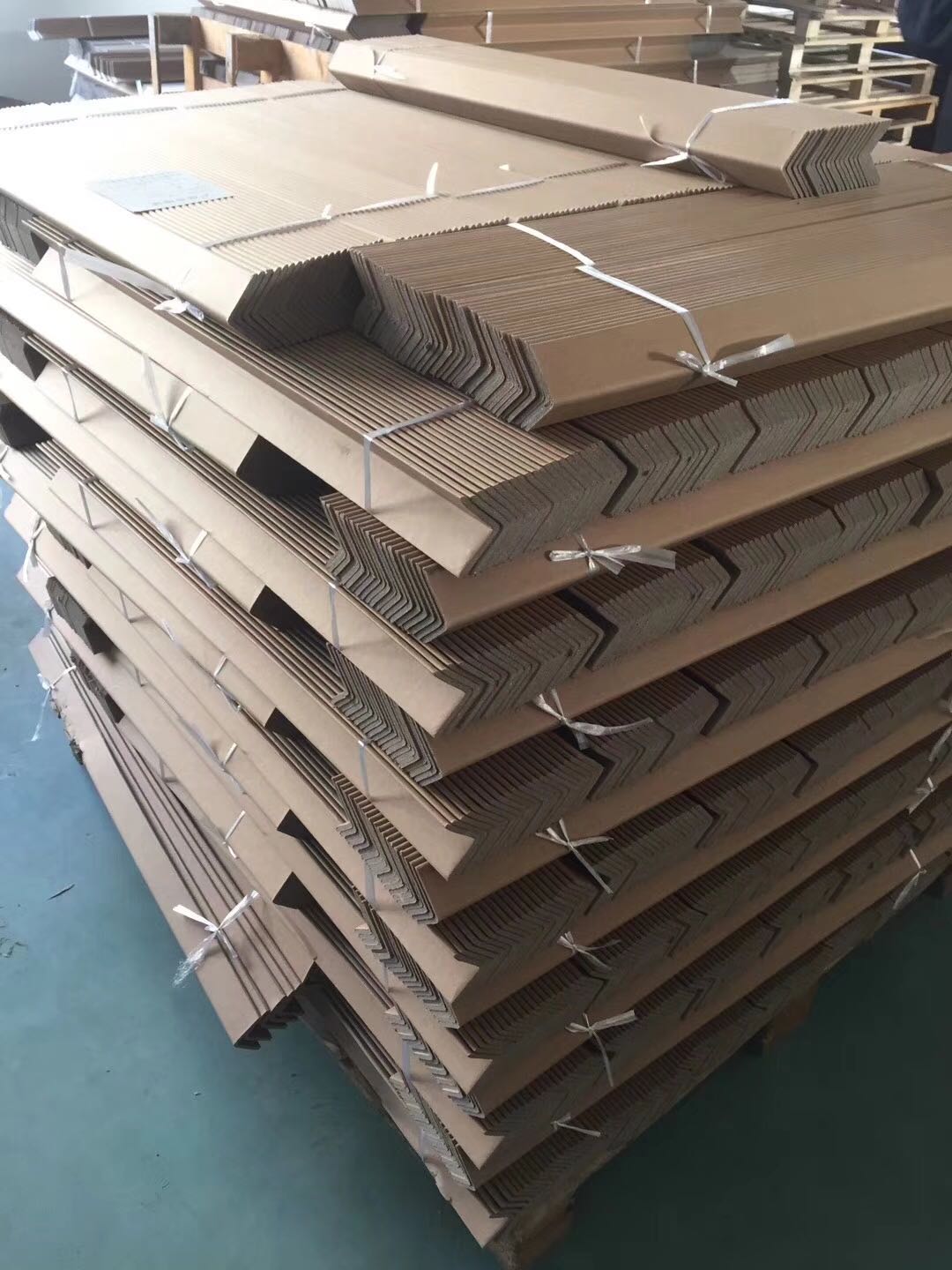 Manufacturer Direct paper protective corner furniture protective cardboard box packing paper wrap corner strips edge 50 * 50 * 5