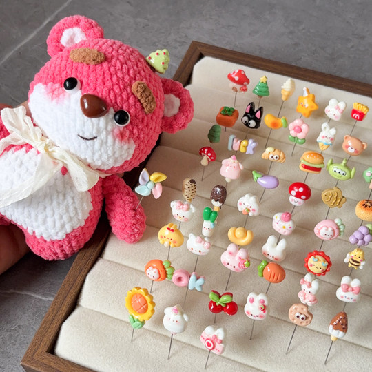 Изготовленная вручную из смолы брошь-кролик с цветами, декор для кукол, милые аксессуары для рукоделия (вязание крючком, вышивка)