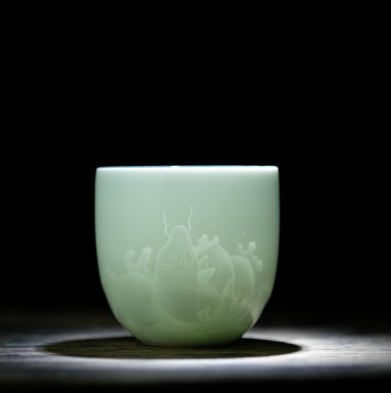 Offered home - cooked at flavour manual its shadow black carp heart cup sample tea cup of jingdezhen ceramic cups tea sets