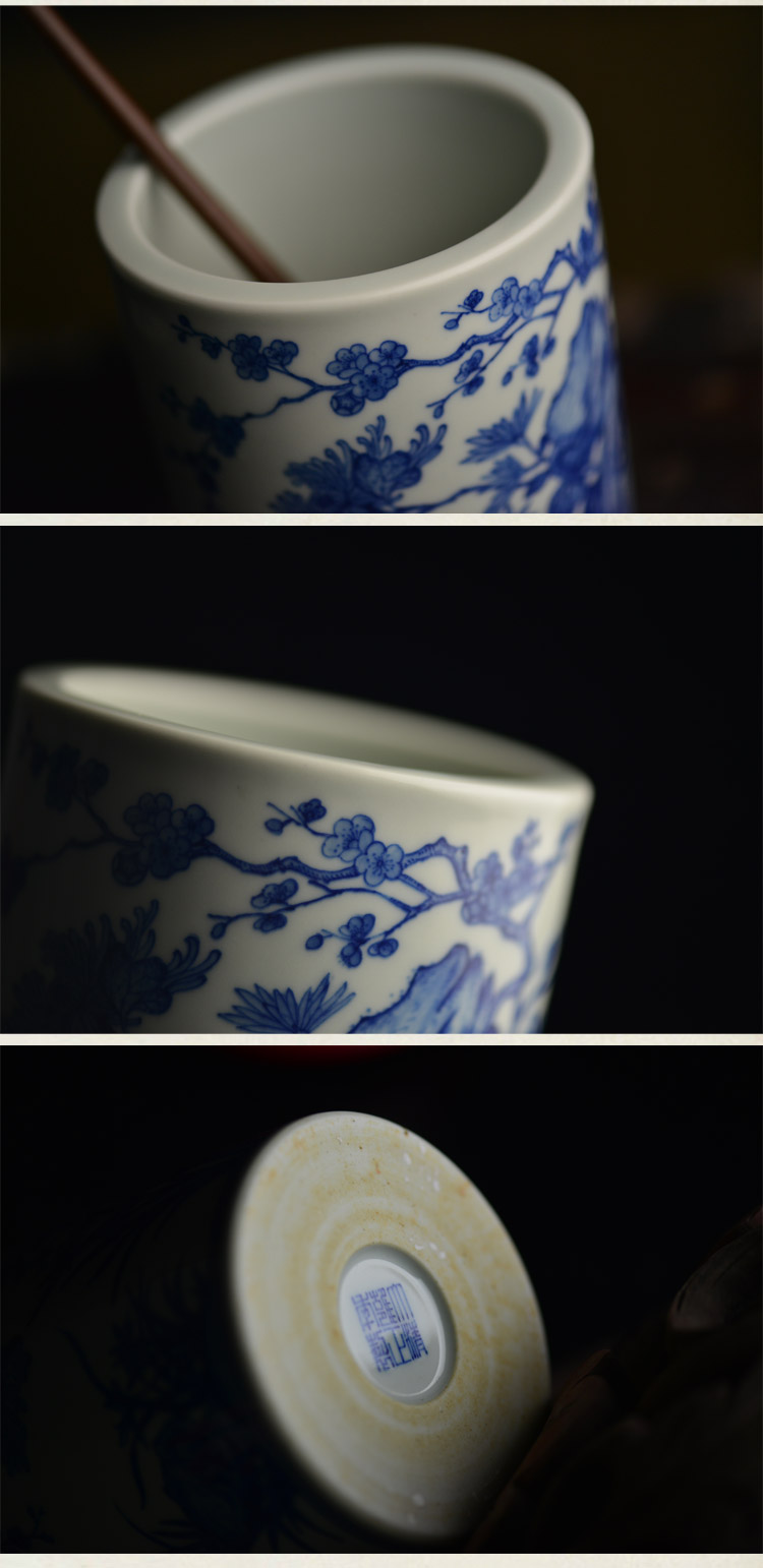 Offered home - cooked in jingdezhen blue and white porcelain brush pot tea canister hand - made by patterns checking antique porcelain