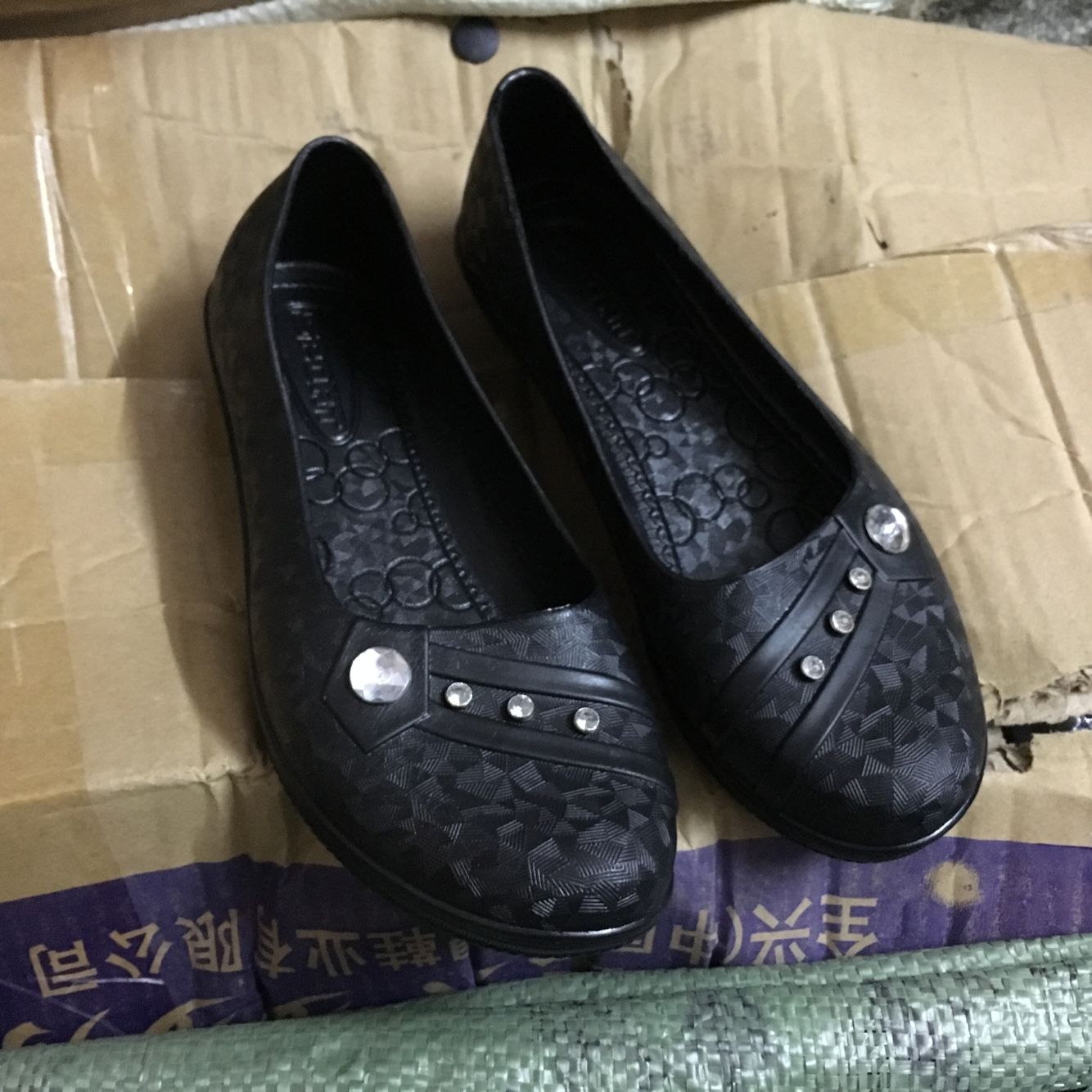 Summer pure black imitation leather working kitchen waterproof and anti-oil rubber shoes with flat flat bottom rainy Lady sandals