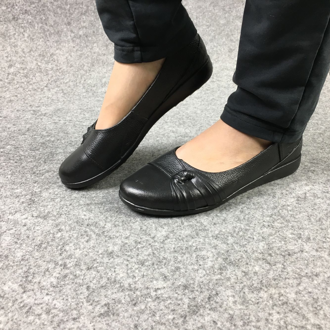Classic high-end hotel imitation leather shoes women's pure black low tube waterproof non-slip kitchen work noble and elegant autumn shoes