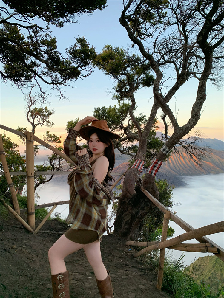 周白子 印尼火山襯衫 秋季新款微胖格子薄款百搭通勤胖mm外套上衣|襯衫|ETMall東森購物網