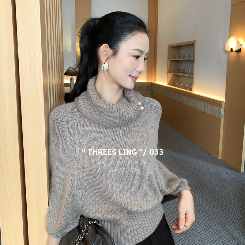 High-Quality Luxurious Rabbit Wool Blend Turtleneck Loose Pearl Button Cape Knitwear for Women 2026 Autumn and Winter Sweater High-Quality Luxurious Rabbit Wool Blend Turtleneck Loose Pearl Button Cape Knitwear for Women 2026 Autumn and Winter Sweater