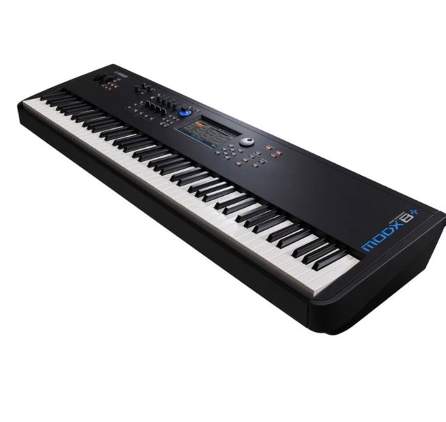 ເຄື່ອງສັງເຄາະໃໝ່ຂອງ Yamaha modx+678 ມາພ້ອມກັບຊຸດສຽງດົນຕີພື້ນເມືອງທີ່ສາມາດຟັງໄດ້ ແລະໃຊ້ເປັນຕົວຈັດແປ້ນພິມ midi.