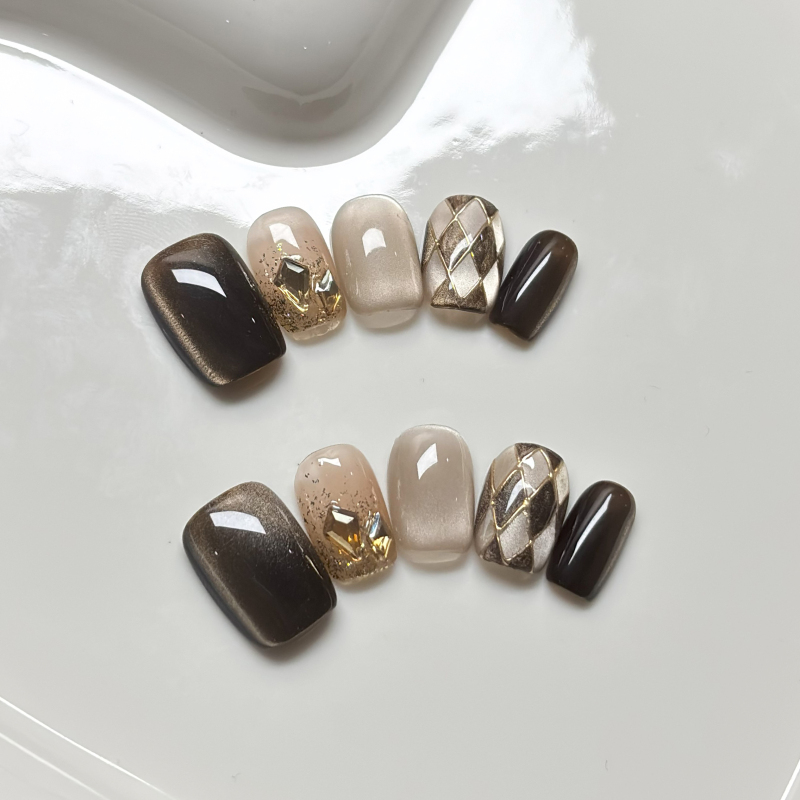 Nail Art Wearable Nails 2026 New Year Style Pure Handmade High-End Feel Brightening Short Style Stunning Nail Patches Finished Autumn and Winter Nail Pieces Nail Art Wearable Nails 2026 New Year Style Pure Handmade High-End Feel Brightening Short Style Stunning Nail Patches Finished Autumn and Winter Nail Pieces