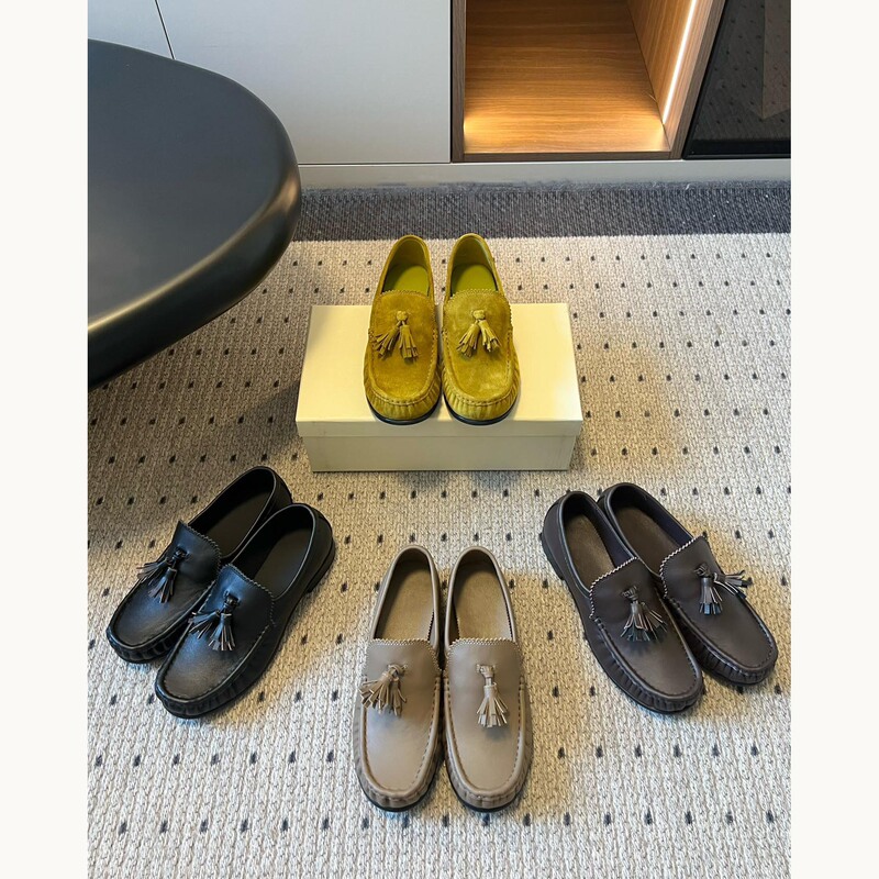 High-End Niche New Retro Tassel-Decorated Pleated Loafers for Women, Genuine Leather Casual Flat Slip-On Shoes