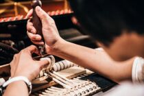 Professional ten years of national certified piano tuning piano tuning pianist maintenance and portable Guzheng Quanzhou locals to door