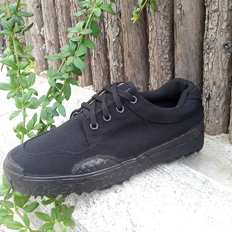 3520 black 99 low-top outdoor canvas fishing hiking hiking fashion non-slip men and women labor insurance liberation shoes