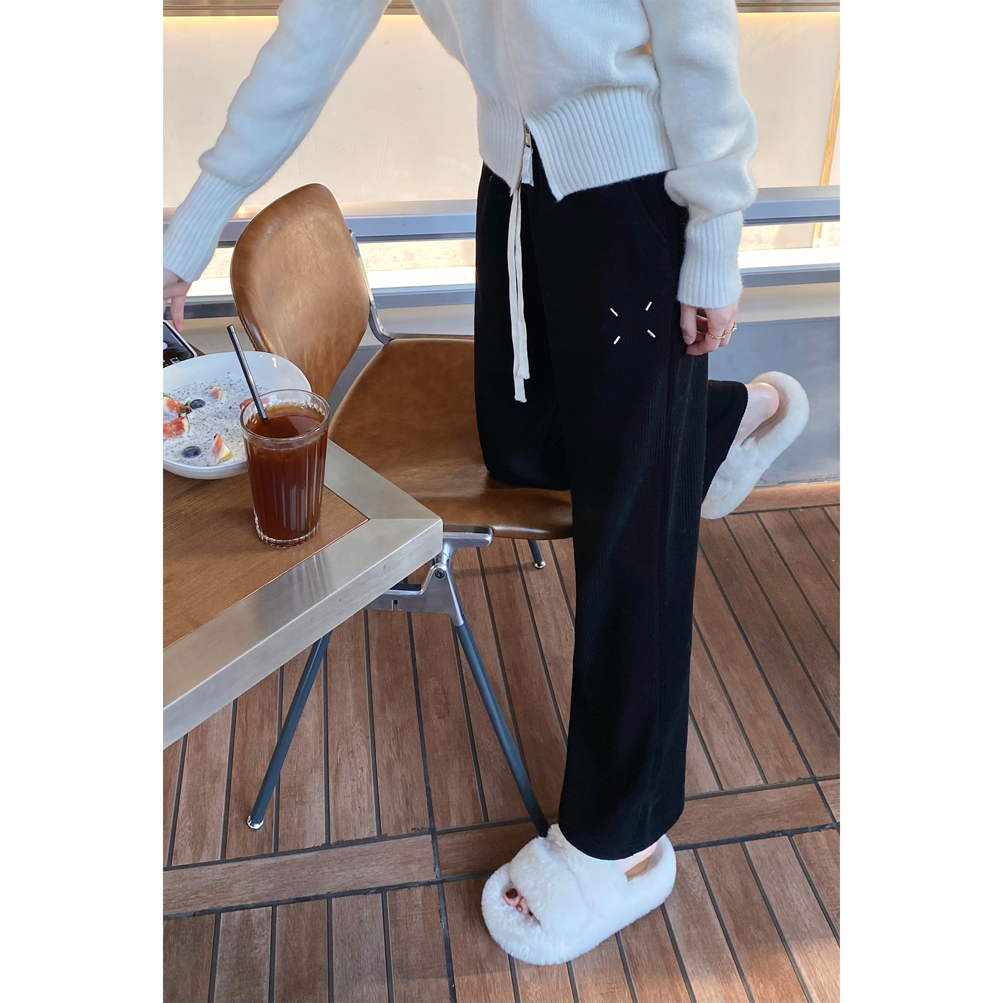 GA white cloud black straight pants in autumn and winter 2022 new blast pants are slim and small leisure pants