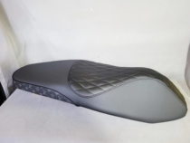 Haojue UHR150 seat cushion is modified and customized the skin is changed the color and style are customized the seat height is lowered the seat height is thickened and soft.