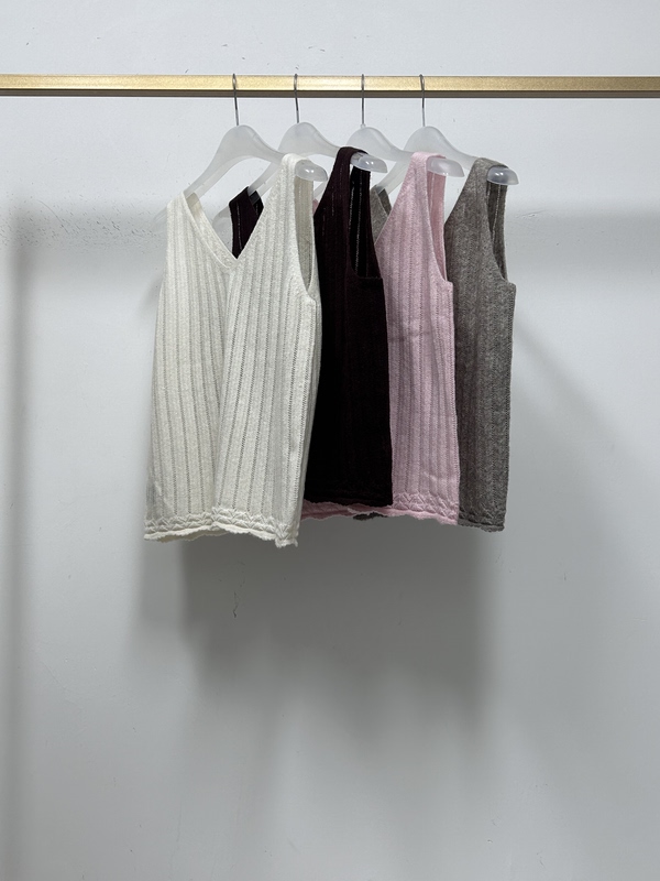 Cabinet 3000+ Only This Batch Available ~ Old Money Heavy Industry Design Round Neck Cashmere Knitted Vest