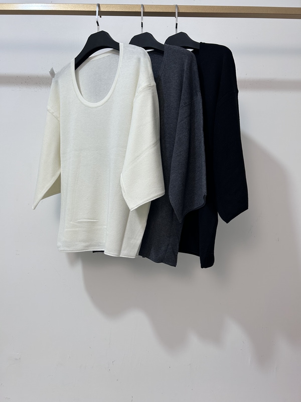 Channel Hot Item! so Rare~ B.C Style, Elegant and Slimming, Fine-Spun Cashmere Round-Neck Half-Sleeve Knit Top, Very Comfortable to Wear