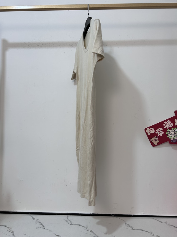Great Product! Very Comfortable to Wear! Old Money Style, Simple and Intellectual, Genuine Silk and Linen U-Neck Dress Great Product! Very Comfortable to Wear! Old Money Style, Simple and Intellectual, Genuine Silk and Linen U-Neck Dress