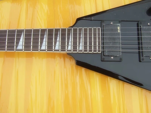 Flyoung RR5 Alien Wallowlailtail V -образная дивизия дивизии 24 Продукт 24 роза пальцем черный черный пианино тело