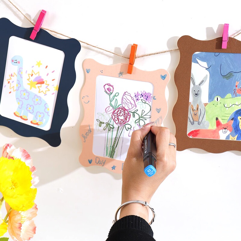 Colorful Children's Drawings and Graffiti Framed on Cardboard Paperboard Frames, 6inch Pieces of Art Painting Works DIY Framed Photo Frames Wholesale