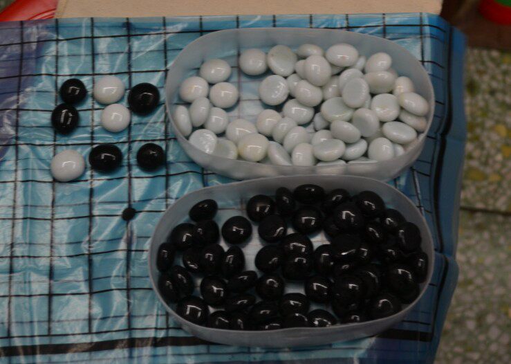 Transparent box loaded with light glass Go plastic cloth chessboard adult student children Universal black and white Go